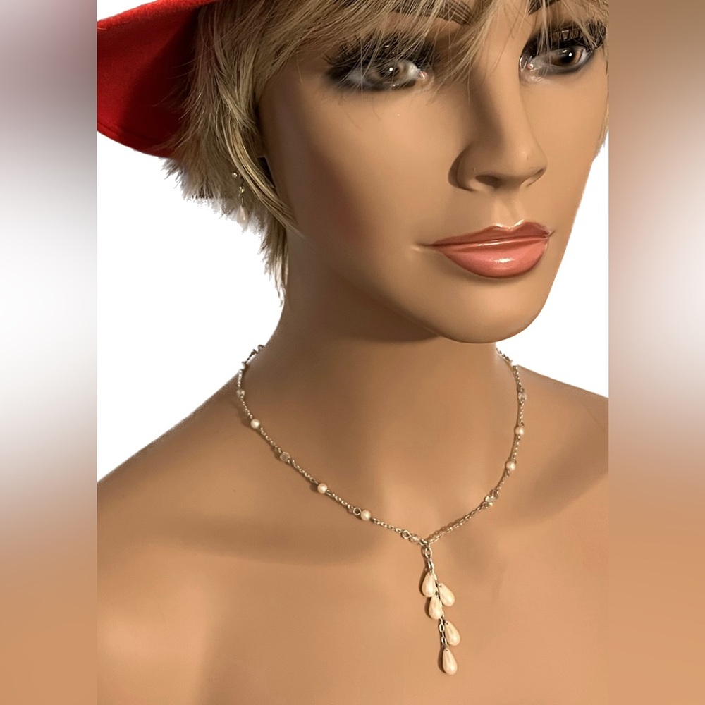 Carolee lovely dainty faux pearl necklace earring set
